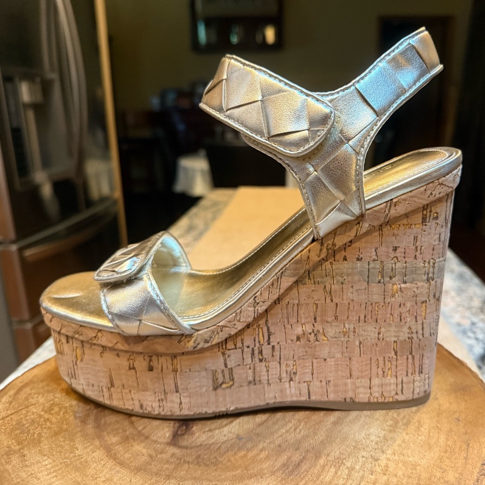 Guess Gold Metallic Cork wedge sandals. 8.5. EUC
